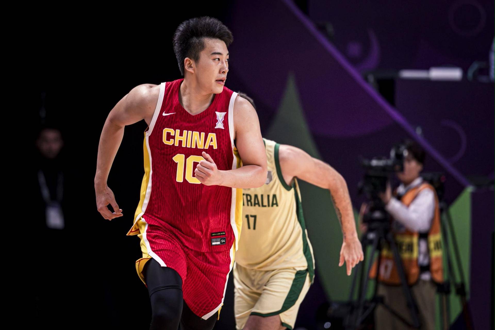 爱游戏网页-全明星赛转会期再迎强敌，山东泰山火线驰援，主帅态度——质疑声四起，年轻球员获得机会的简单介绍