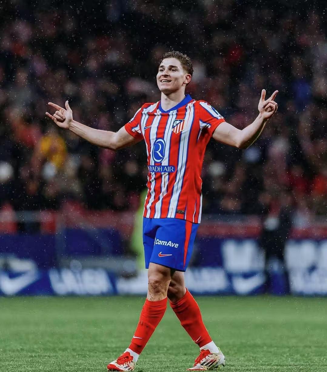 爱游戏官网-关于皇家马德里训练开放日；今晚官宣签约引欢呼；欧冠在即；赛程密集仍需轮换的信息